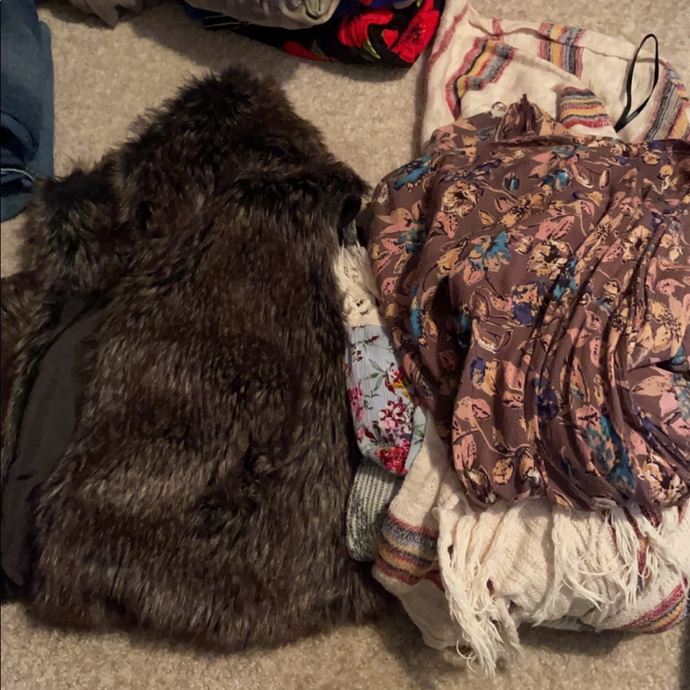 Cardigans/kimonos and vest